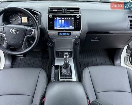 Белый Тойота Ленд Крузер Прадо, объемом двигателя 4 л и пробегом 79 тыс. км за 38700 $, фото 34 на Automoto.ua