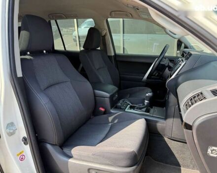 Белый Тойота Ленд Крузер Прадо, объемом двигателя 4 л и пробегом 119 тыс. км за 34950 $, фото 10 на Automoto.ua