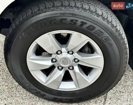 Белый Тойота Ленд Крузер Прадо, объемом двигателя 4 л и пробегом 119 тыс. км за 35450 $, фото 10 на Automoto.ua