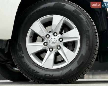 Белый Тойота Ленд Крузер Прадо, объемом двигателя 4 л и пробегом 79 тыс. км за 38700 $, фото 32 на Automoto.ua