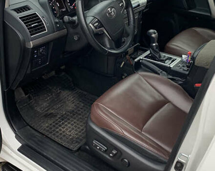 Белый Тойота Ленд Крузер Прадо, объемом двигателя 3.96 л и пробегом 71 тыс. км за 49999 $, фото 12 на Automoto.ua