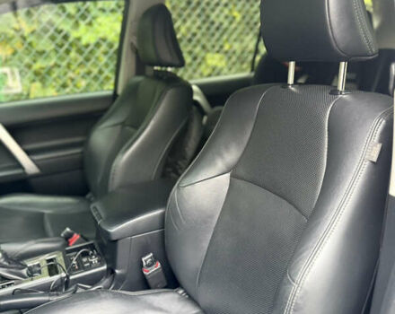 Белый Тойота Ленд Крузер Прадо, объемом двигателя 3.96 л и пробегом 140 тыс. км за 37500 $, фото 10 на Automoto.ua