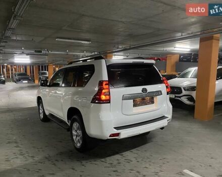 Белый Тойота Ленд Крузер Прадо, объемом двигателя 4 л и пробегом 69 тыс. км за 39900 $, фото 3 на Automoto.ua