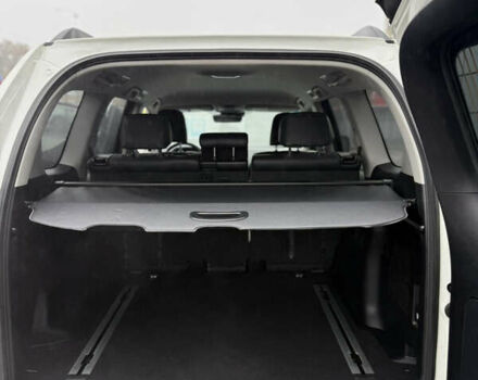 Белый Тойота Ленд Крузер Прадо, объемом двигателя 4 л и пробегом 64 тыс. км за 42900 $, фото 27 на Automoto.ua