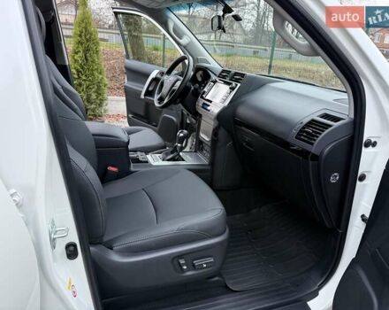 Белый Тойота Ленд Крузер Прадо, объемом двигателя 4 л и пробегом 79 тыс. км за 38700 $, фото 36 на Automoto.ua