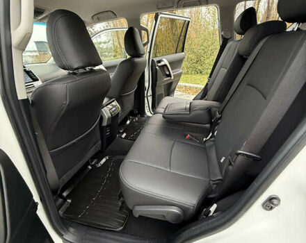 Белый Тойота Ленд Крузер Прадо, объемом двигателя 3.96 л и пробегом 50 тыс. км за 41999 $, фото 109 на Automoto.ua