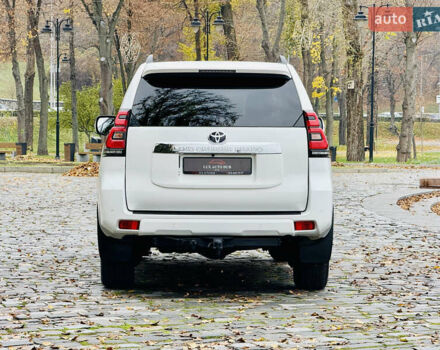 Белый Тойота Ленд Крузер Прадо, объемом двигателя 3.96 л и пробегом 50 тыс. км за 41999 $, фото 183 на Automoto.ua