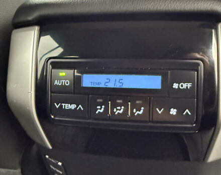 Белый Тойота Ленд Крузер Прадо, объемом двигателя 3.96 л и пробегом 50 тыс. км за 41999 $, фото 18 на Automoto.ua