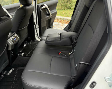 Белый Тойота Ленд Крузер Прадо, объемом двигателя 3.96 л и пробегом 50 тыс. км за 41999 $, фото 108 на Automoto.ua