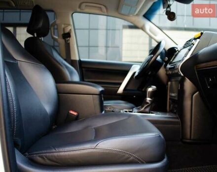 Белый Тойота Ленд Крузер Прадо, объемом двигателя 3.96 л и пробегом 42 тыс. км за 46500 $, фото 46 на Automoto.ua