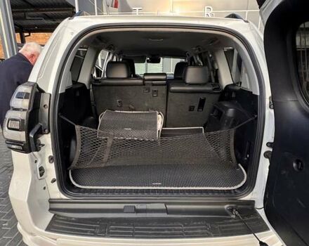 Белый Тойота Ленд Крузер Прадо, объемом двигателя 2.76 л и пробегом 130 тыс. км за 49599 $, фото 17 на Automoto.ua