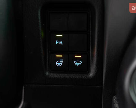 Белый Тойота Ленд Крузер Прадо, объемом двигателя 4 л и пробегом 28 тыс. км за 39990 $, фото 26 на Automoto.ua