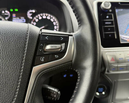 Белый Тойота Ленд Крузер Прадо, объемом двигателя 3.96 л и пробегом 50 тыс. км за 41999 $, фото 146 на Automoto.ua