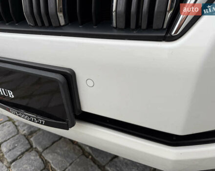 Белый Тойота Ленд Крузер Прадо, объемом двигателя 3.96 л и пробегом 50 тыс. км за 41999 $, фото 64 на Automoto.ua