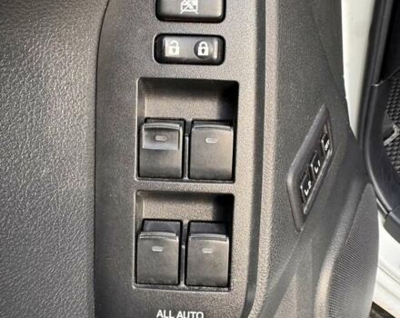 Белый Тойота Ленд Крузер Прадо, объемом двигателя 2.76 л и пробегом 130 тыс. км за 49599 $, фото 19 на Automoto.ua