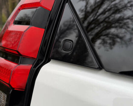 Белый Тойота Ленд Крузер Прадо, объемом двигателя 3.96 л и пробегом 50 тыс. км за 41999 $, фото 50 на Automoto.ua