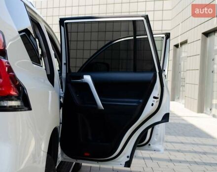 Белый Тойота Ленд Крузер Прадо, объемом двигателя 3.96 л и пробегом 42 тыс. км за 46500 $, фото 55 на Automoto.ua