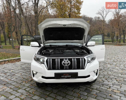 Белый Тойота Ленд Крузер Прадо, объемом двигателя 3.96 л и пробегом 50 тыс. км за 41999 $, фото 125 на Automoto.ua