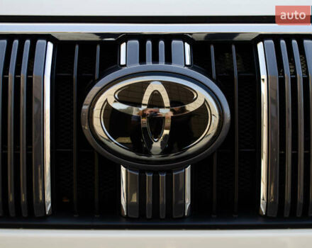 Белый Тойота Ленд Крузер Прадо, объемом двигателя 3.96 л и пробегом 42 тыс. км за 46500 $, фото 73 на Automoto.ua