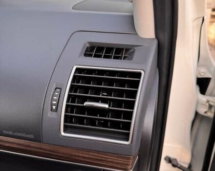 Белый Тойота Ленд Крузер Прадо, объемом двигателя 2.76 л и пробегом 130 тыс. км за 49599 $, фото 35 на Automoto.ua