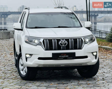 Белый Тойота Ленд Крузер Прадо, объемом двигателя 3.96 л и пробегом 50 тыс. км за 41999 $, фото 78 на Automoto.ua