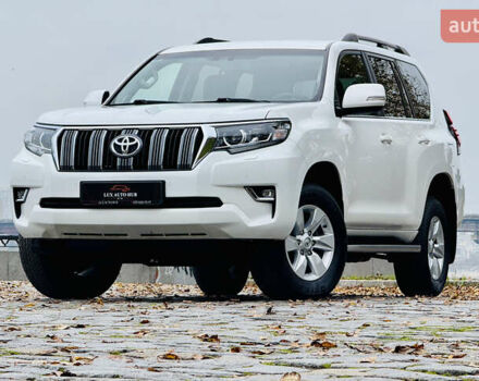 Белый Тойота Ленд Крузер Прадо, объемом двигателя 3.96 л и пробегом 50 тыс. км за 41999 $, фото 198 на Automoto.ua