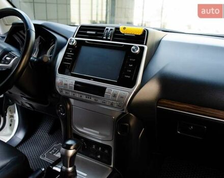 Белый Тойота Ленд Крузер Прадо, объемом двигателя 3.96 л и пробегом 42 тыс. км за 46500 $, фото 31 на Automoto.ua