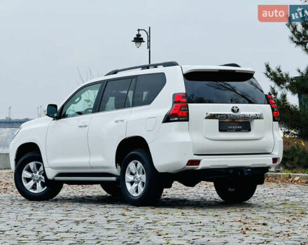Белый Тойота Ленд Крузер Прадо, объемом двигателя 3.96 л и пробегом 50 тыс. км за 41999 $, фото 27 на Automoto.ua