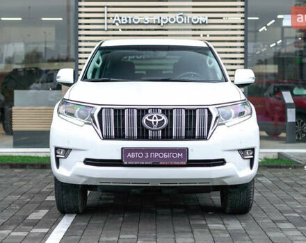 Белый Тойота Ленд Крузер Прадо, объемом двигателя 4 л и пробегом 28 тыс. км за 39990 $, фото 4 на Automoto.ua