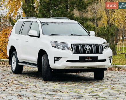 Белый Тойота Ленд Крузер Прадо, объемом двигателя 3.96 л и пробегом 50 тыс. км за 41999 $, фото 192 на Automoto.ua