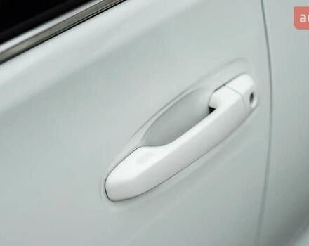 Белый Тойота Ленд Крузер Прадо, объемом двигателя 4 л и пробегом 28 тыс. км за 39990 $, фото 11 на Automoto.ua