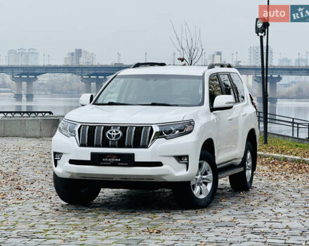 Белый Тойота Ленд Крузер Прадо, объемом двигателя 3.96 л и пробегом 50 тыс. км за 41999 $, фото 200 на Automoto.ua