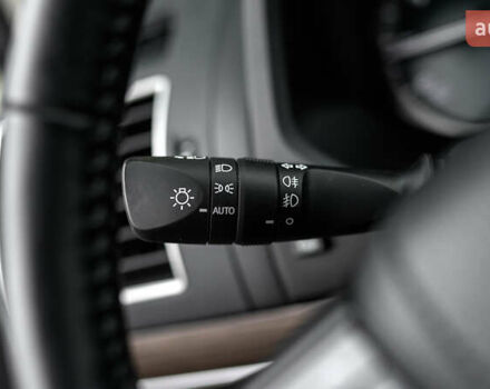 Белый Тойота Ленд Крузер Прадо, объемом двигателя 4 л и пробегом 28 тыс. км за 39990 $, фото 22 на Automoto.ua