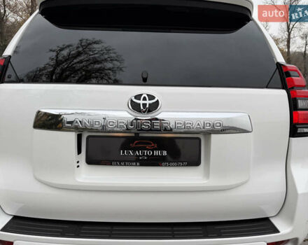 Белый Тойота Ленд Крузер Прадо, объемом двигателя 3.96 л и пробегом 50 тыс. км за 41999 $, фото 44 на Automoto.ua