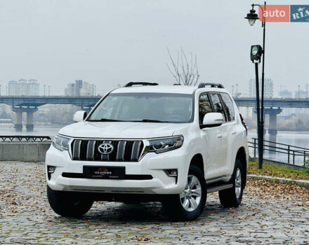 Белый Тойота Ленд Крузер Прадо, объемом двигателя 3.96 л и пробегом 50 тыс. км за 41999 $, фото 201 на Automoto.ua