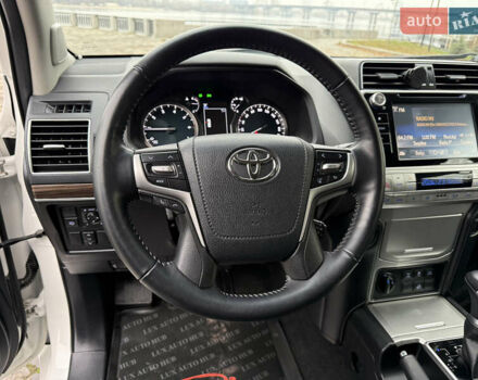 Белый Тойота Ленд Крузер Прадо, объемом двигателя 3.96 л и пробегом 50 тыс. км за 41999 $, фото 23 на Automoto.ua