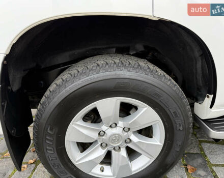 Белый Тойота Ленд Крузер Прадо, объемом двигателя 3.96 л и пробегом 50 тыс. км за 41999 $, фото 40 на Automoto.ua