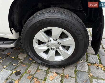 Белый Тойота Ленд Крузер Прадо, объемом двигателя 3.96 л и пробегом 50 тыс. км за 41999 $, фото 56 на Automoto.ua