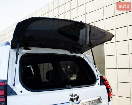 Белый Тойота Ленд Крузер Прадо, объемом двигателя 3.96 л и пробегом 42 тыс. км за 46500 $, фото 59 на Automoto.ua