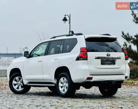 Белый Тойота Ленд Крузер Прадо, объемом двигателя 3.96 л и пробегом 50 тыс. км за 41999 $, фото 164 на Automoto.ua