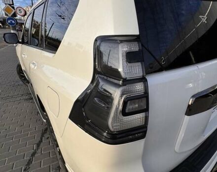 Белый Тойота Ленд Крузер Прадо, объемом двигателя 2.76 л и пробегом 130 тыс. км за 49599 $, фото 8 на Automoto.ua