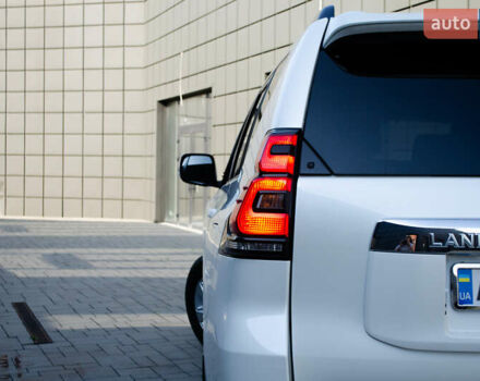 Белый Тойота Ленд Крузер Прадо, объемом двигателя 3.96 л и пробегом 42 тыс. км за 46500 $, фото 56 на Automoto.ua