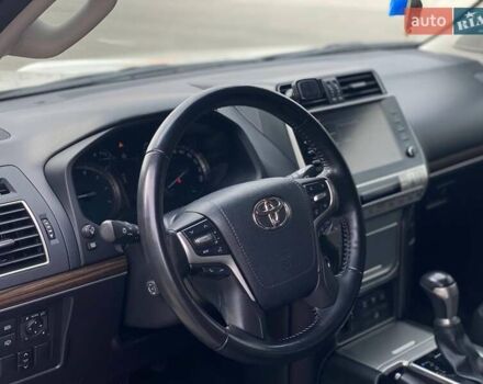 Тойота Ленд Крузер Прадо 2020 в Киеве на Automoto.ua Белый Тойота Ленд Крузер Прадо, объемом двигателя 3.96 л и пробегом 130 тыс. км за 44490 $, фото 14 на Automoto.ua