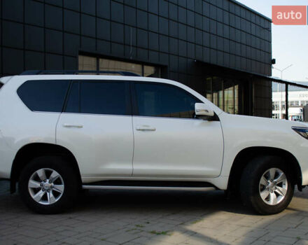 Белый Тойота Ленд Крузер Прадо, объемом двигателя 3.96 л и пробегом 42 тыс. км за 46500 $, фото 6 на Automoto.ua