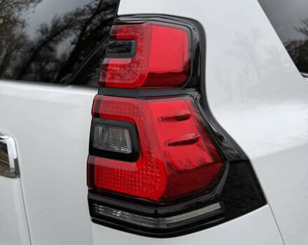 Белый Тойота Ленд Крузер Прадо, объемом двигателя 3.96 л и пробегом 50 тыс. км за 41999 $, фото 37 на Automoto.ua