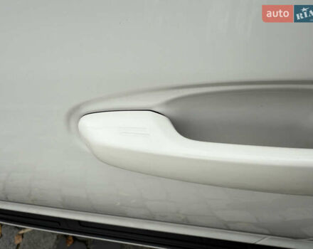 Белый Тойота Ленд Крузер Прадо, объемом двигателя 3.96 л и пробегом 50 тыс. км за 41999 $, фото 60 на Automoto.ua