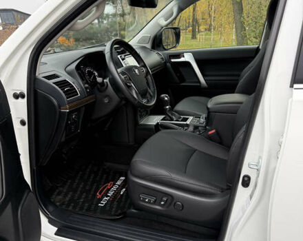 Белый Тойота Ленд Крузер Прадо, объемом двигателя 3.96 л и пробегом 50 тыс. км за 41999 $, фото 89 на Automoto.ua