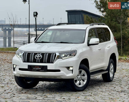 Белый Тойота Ленд Крузер Прадо, объемом двигателя 3.96 л и пробегом 50 тыс. км за 41999 $, фото 2 на Automoto.ua