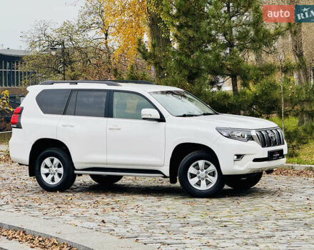 Белый Тойота Ленд Крузер Прадо, объемом двигателя 3.96 л и пробегом 50 тыс. км за 41999 $, фото 30 на Automoto.ua