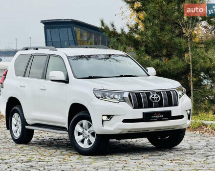 Белый Тойота Ленд Крузер Прадо, объемом двигателя 3.96 л и пробегом 50 тыс. км за 41999 $, фото 84 на Automoto.ua